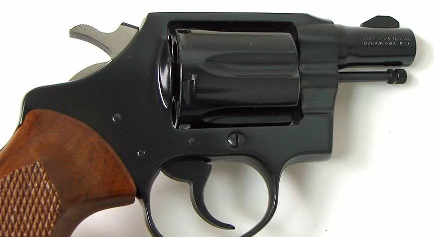 Colt Detective Special .32 New Police caliber revolver. 1970s vintage gun in scarce .32 caliber with old style barrel. Excellen (c7127)