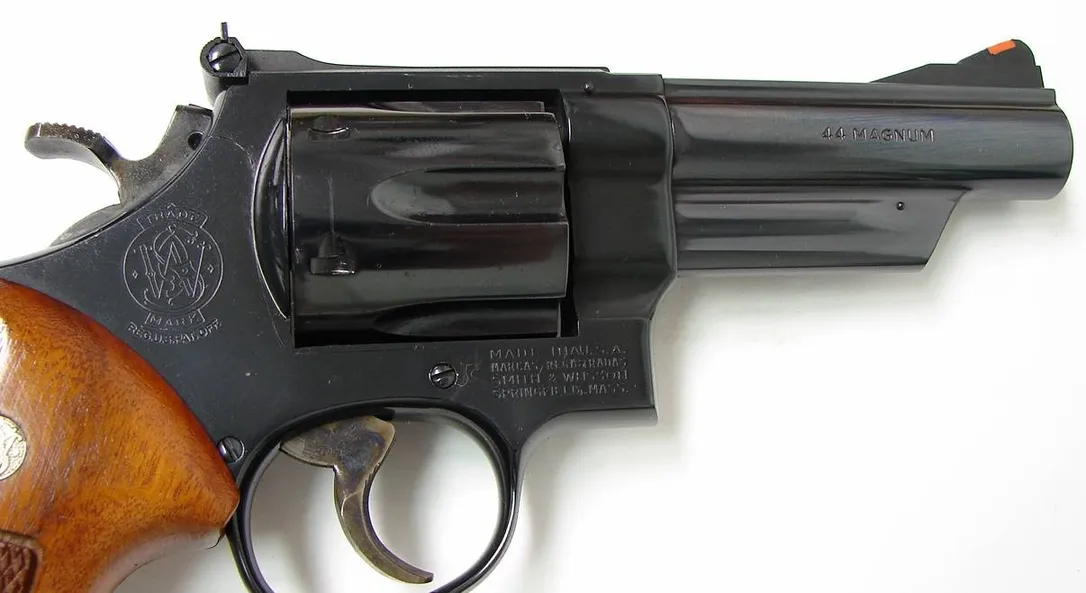 Smith & Wesson 29-2 .44 magnum caliber revolver. 1970s vintage 4 blue model with pinned barrel and recessed cylinder. Excellen (pr16184)