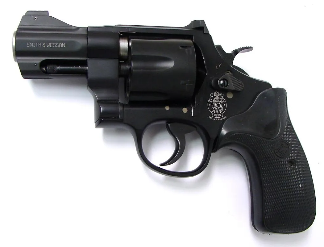 Smith & Wesson 325NG .45 ACP caliber revolver. Night guard model with 2 1/2″ barrel and Tritium front sight. Excellent condition (PR22475)