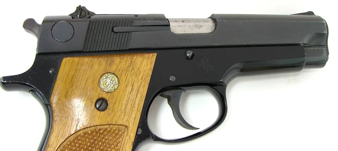 Smith & Wesson 39-2 9mm Para Revolver 1970s vintage 1st generation semi-automatic in very good condition. (PR17478)