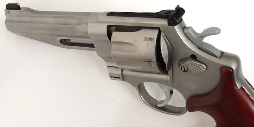 Smith & Wesson 627-5 PC .357 Magnum caliber revolver. Factory demo model 5 Performance Center 8-shot revolver. Has new gun warr (pr10501)